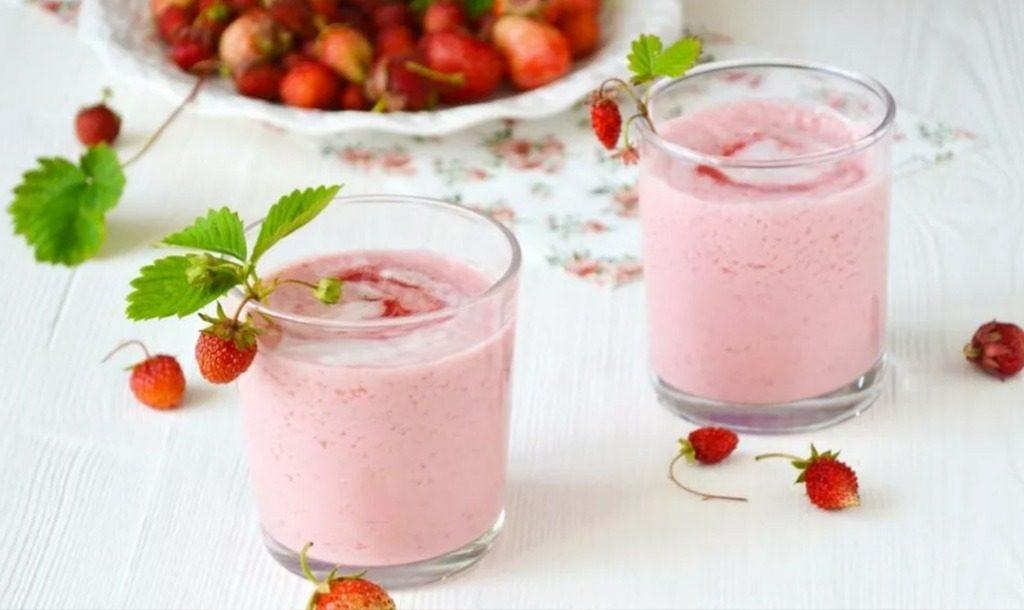 Чудесный коктейль с ягодами земляники